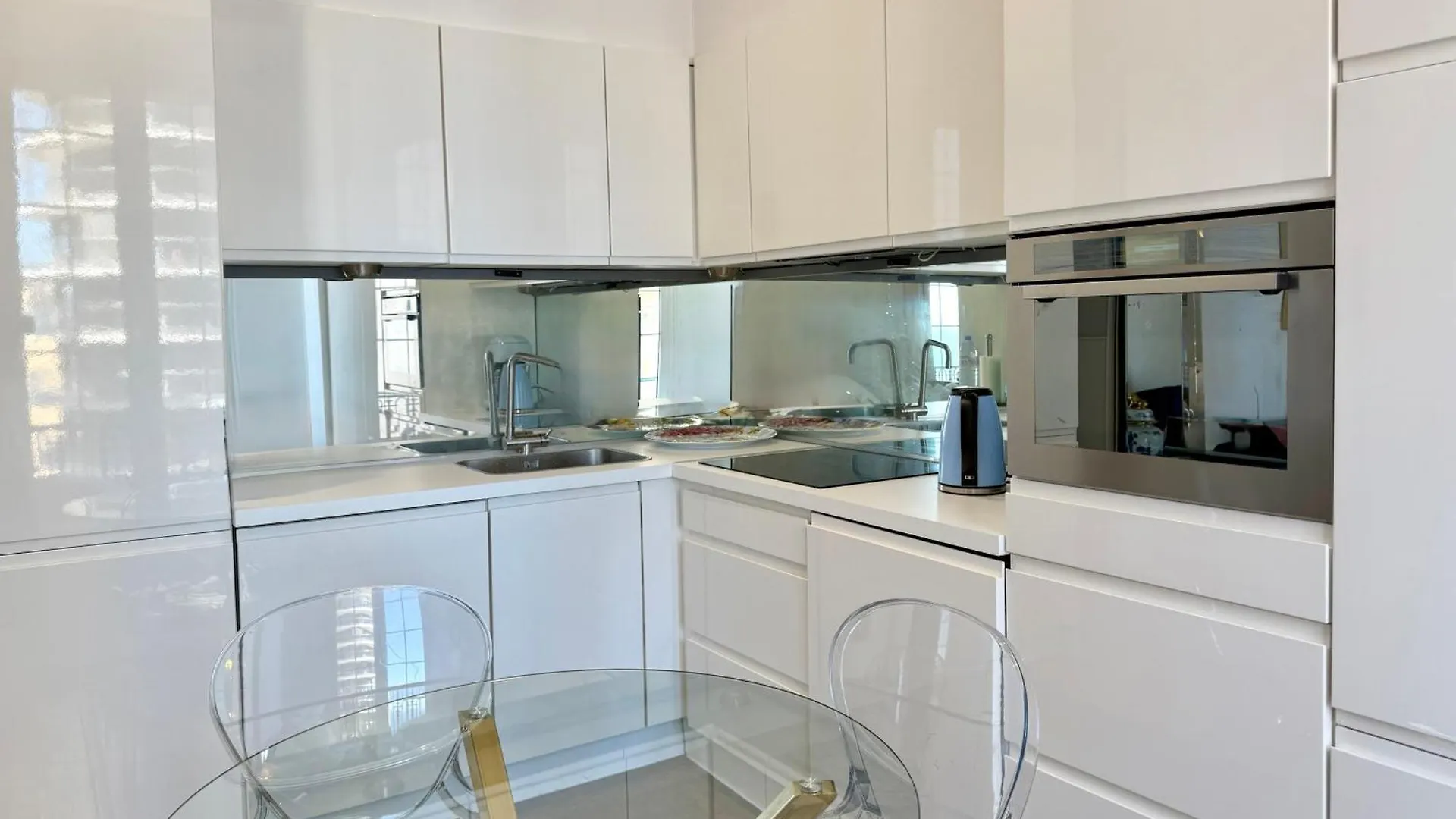 Monaco Border, 2 Bdr Luxury Apartment Sea View